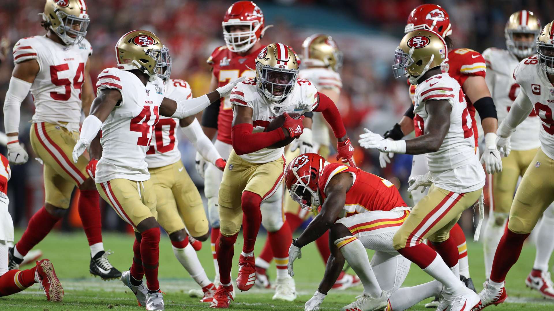 2004年欧洲杯上崭露头角的C罗如何改变了葡萄牙足球的未来