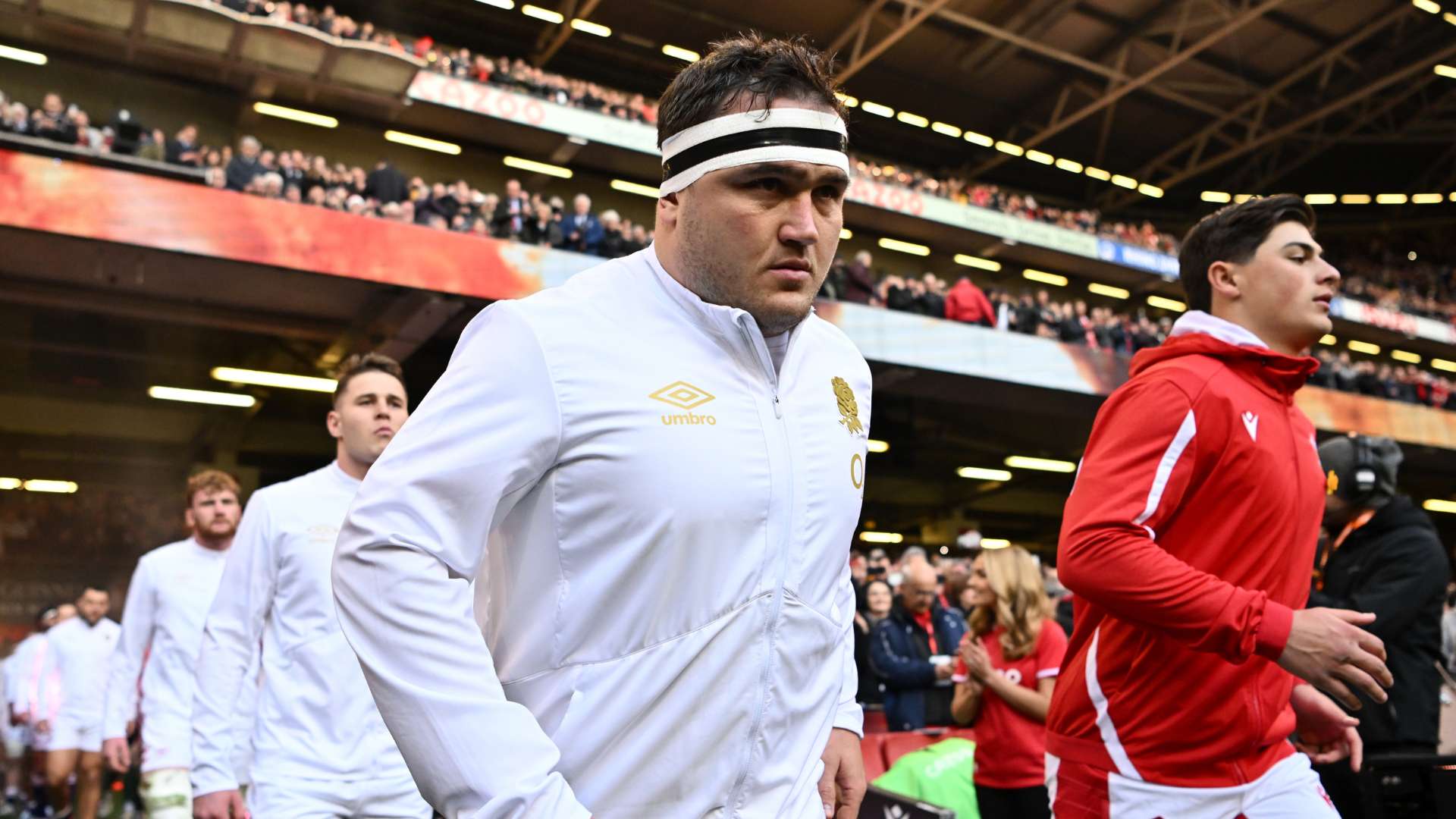 卡塔尔对中国首发阵容揭幕 韦世豪张玉宁领衔武磊坐镇替补席